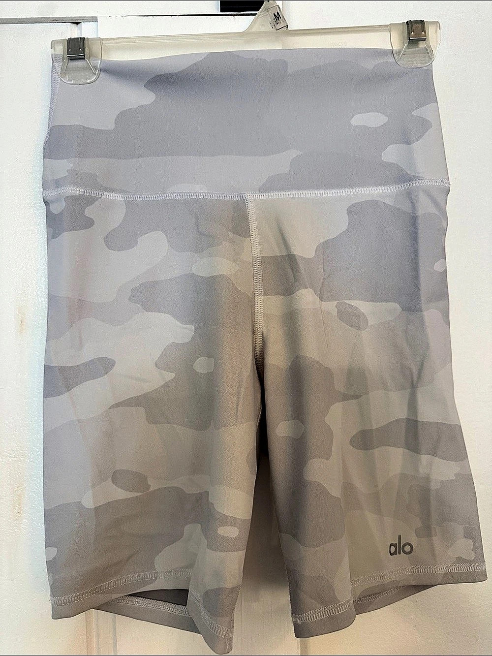 Alo Camo Athletic Shorts in Gray Size Small Like New